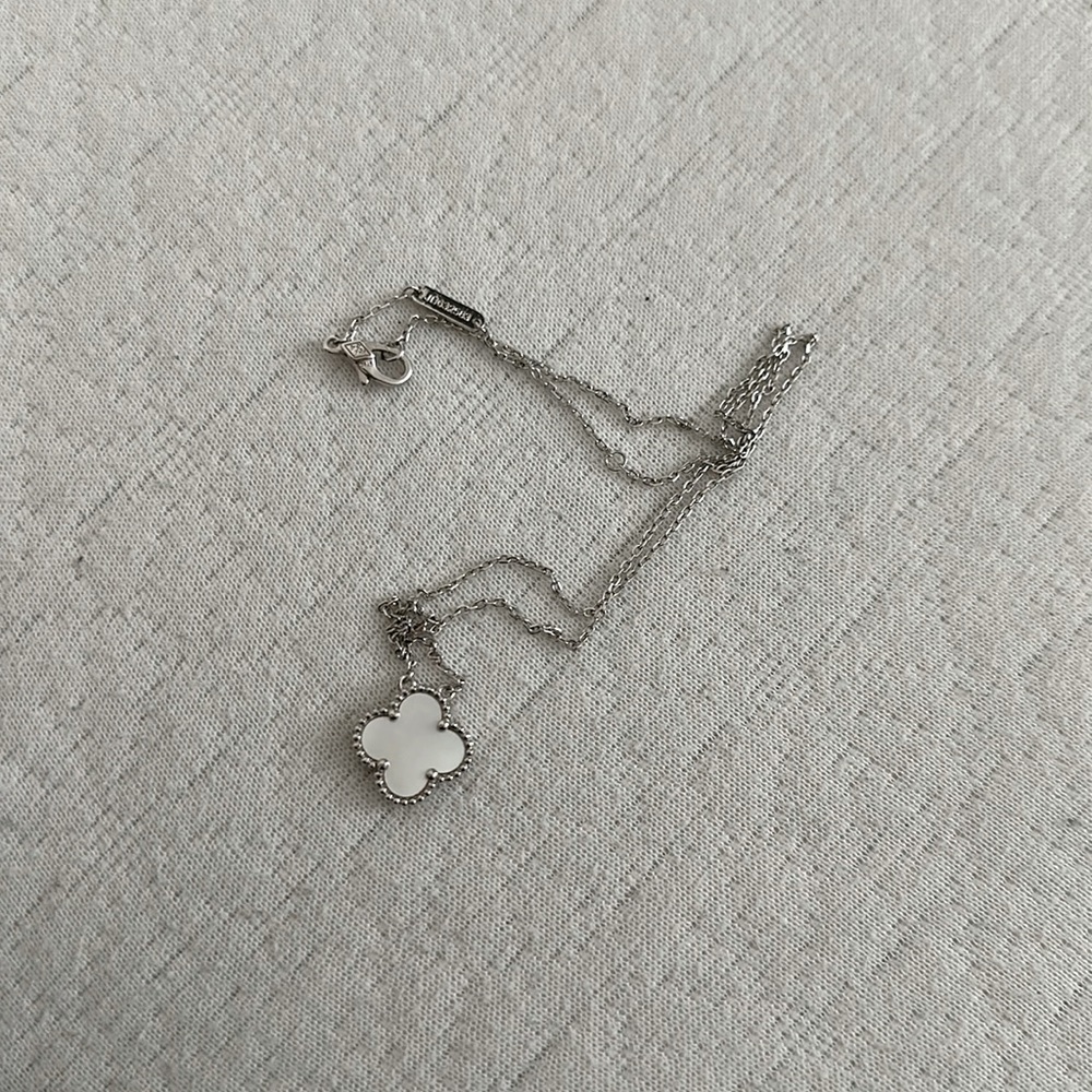 Clover Mother of Pearl Necklace